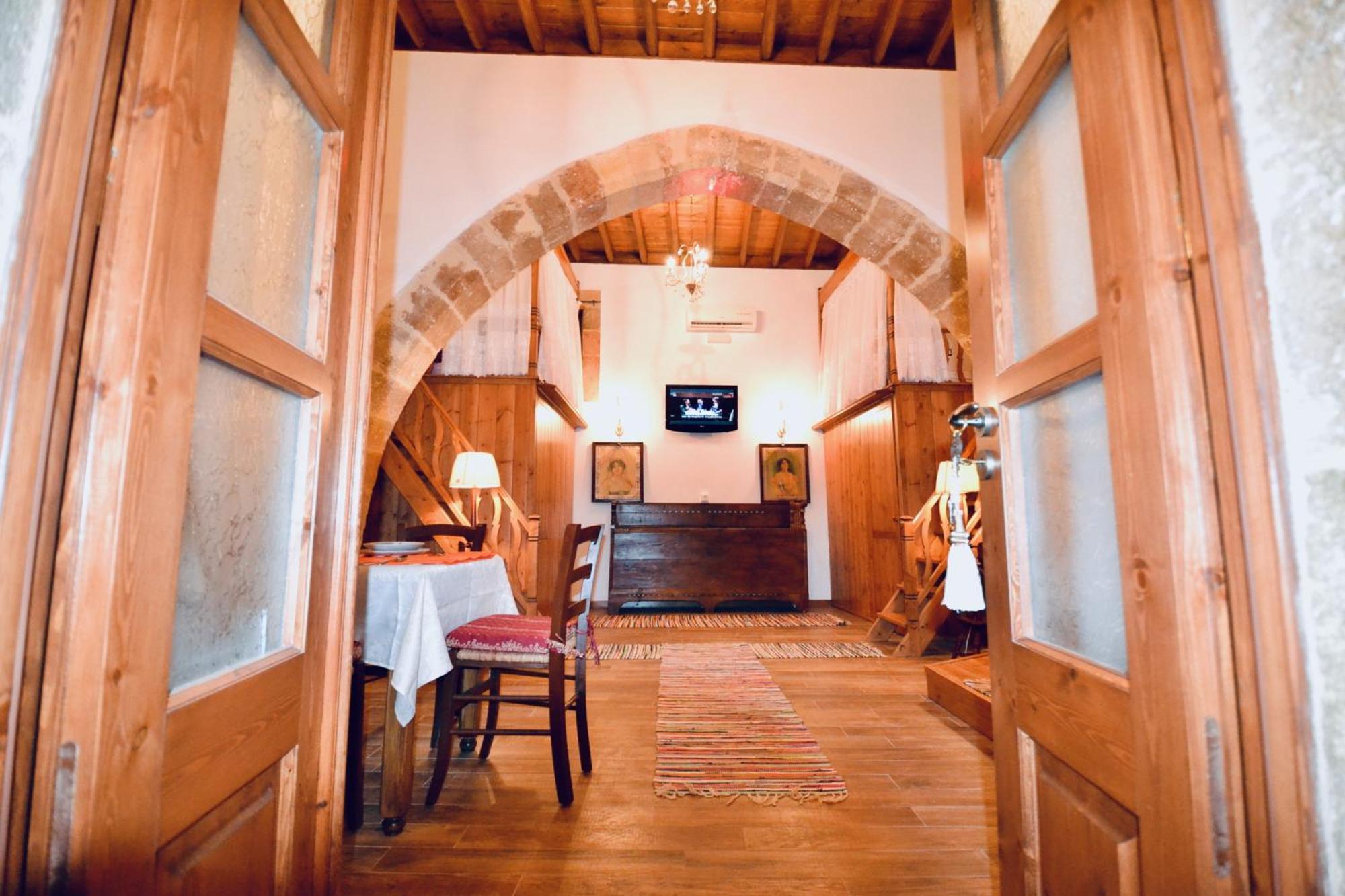 Villa Patitiri Traditional House With Hot Tub أرخانجلوس المظهر الخارجي الصورة